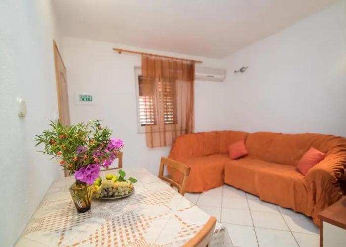 Apartments Longo