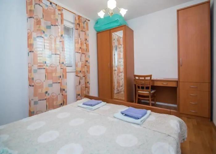 Apartments Longo