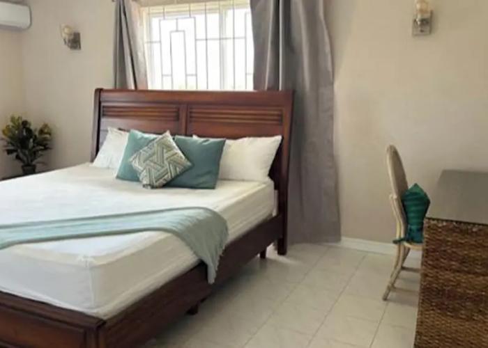Welcome to Hope Winds, a Charming Property Ranch-style House on a Seren