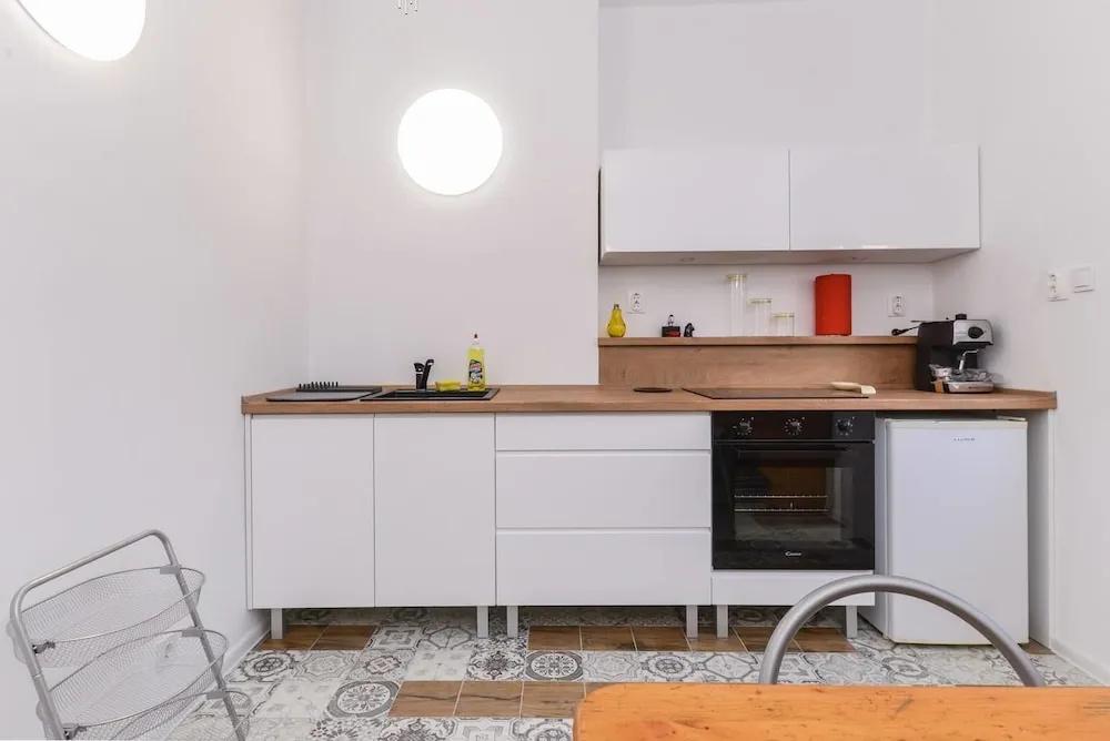 фото Two Bedroom Parensov Central Apartment