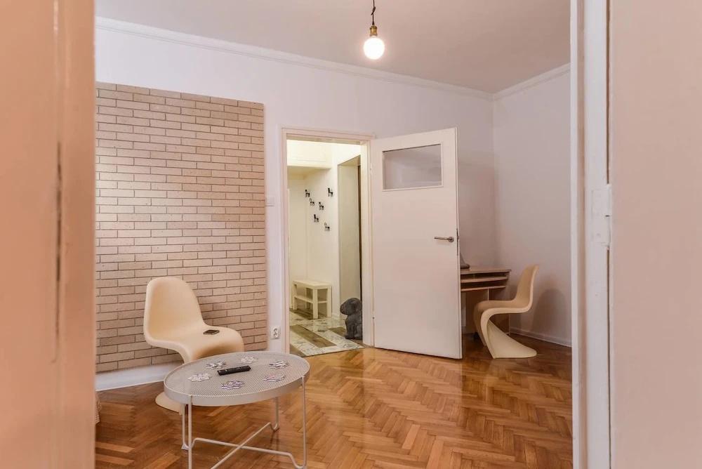 фото Two Bedroom Parensov Central Apartment