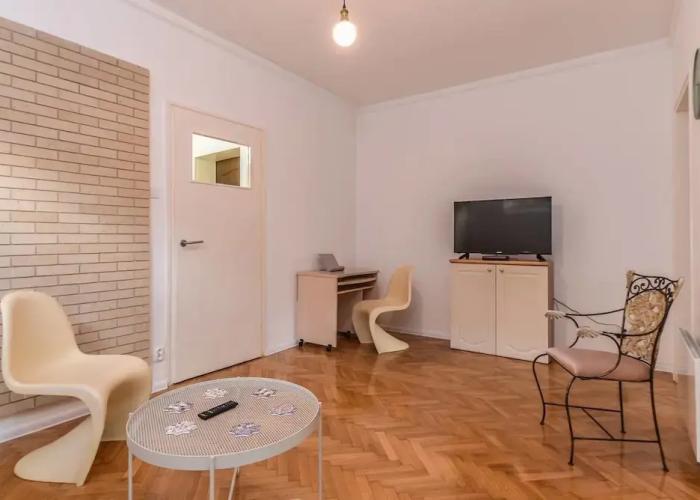 Two Bedroom Parensov Central Apartment
