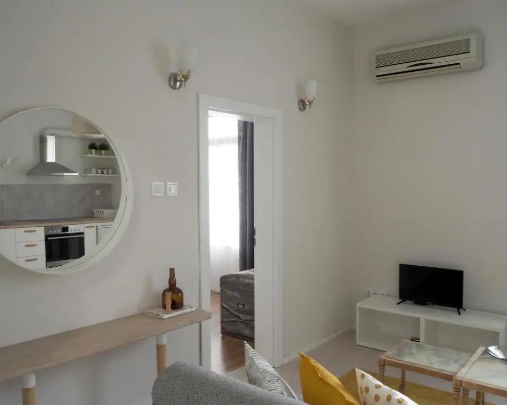 фото Caché ✦ Bright One-Bedroom Apartment in Sofia