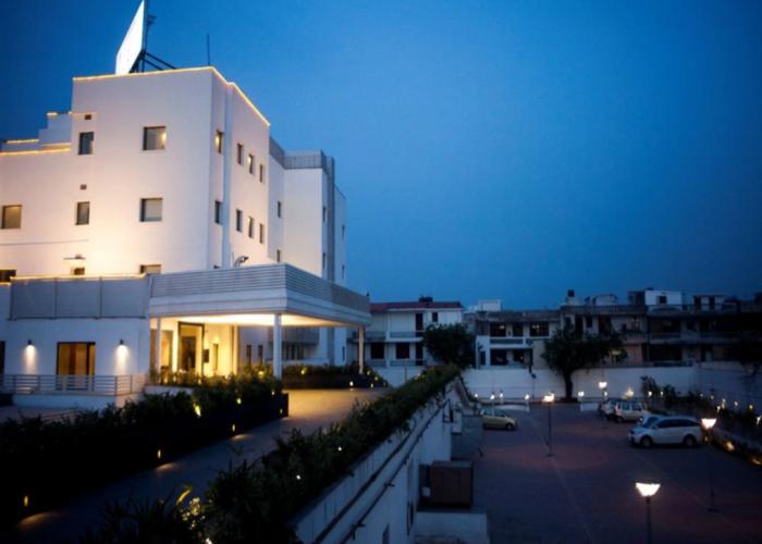 Vibe By The Lalit Traveller