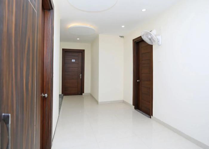 OYO 9275 Hotel Royal Inn