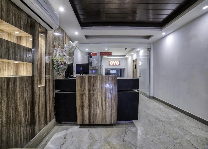 OYO 13637 Crown Residency