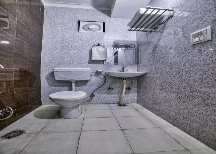 OYO 13637 Crown Residency