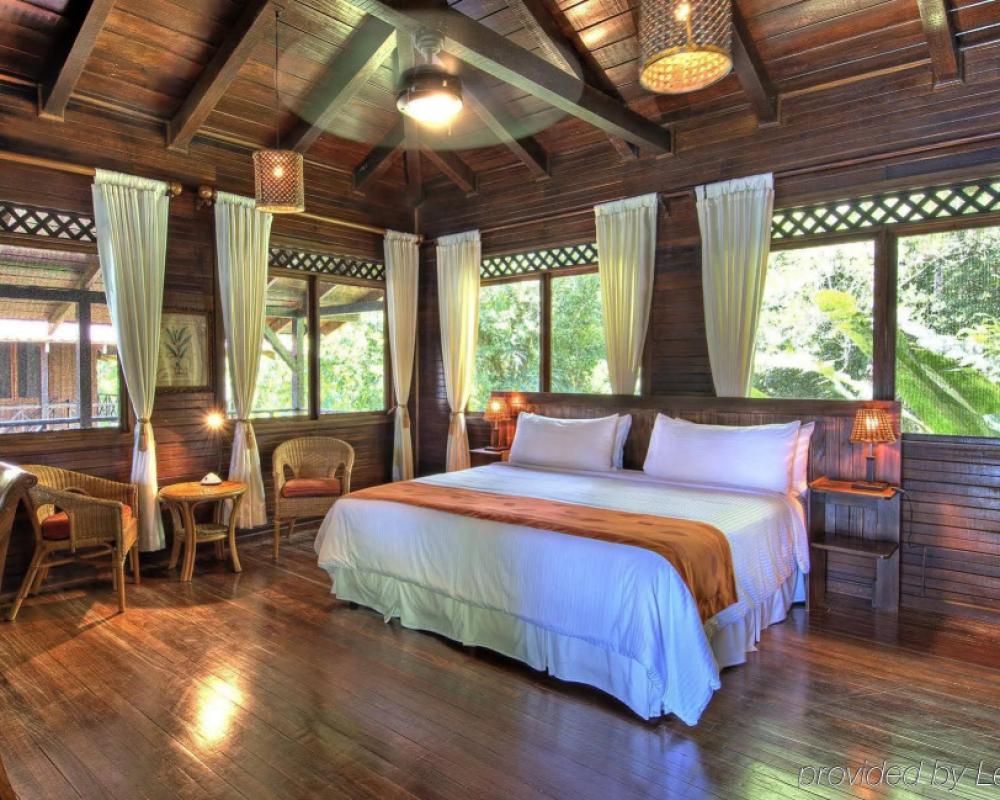 Tortuga Lodge & Gardens