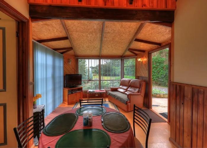 Stanley Lakeside Spa Cabins