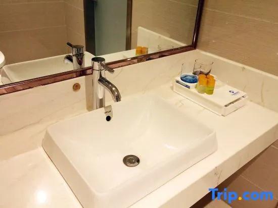 Zhongzhou Yihe Hotel