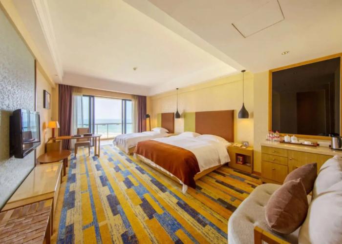 Days Hotel and Suites Yangjiang