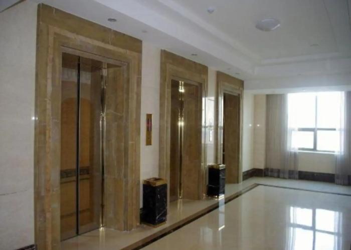Yangjiang Yintai Hotel (Baili Plaza Branch)