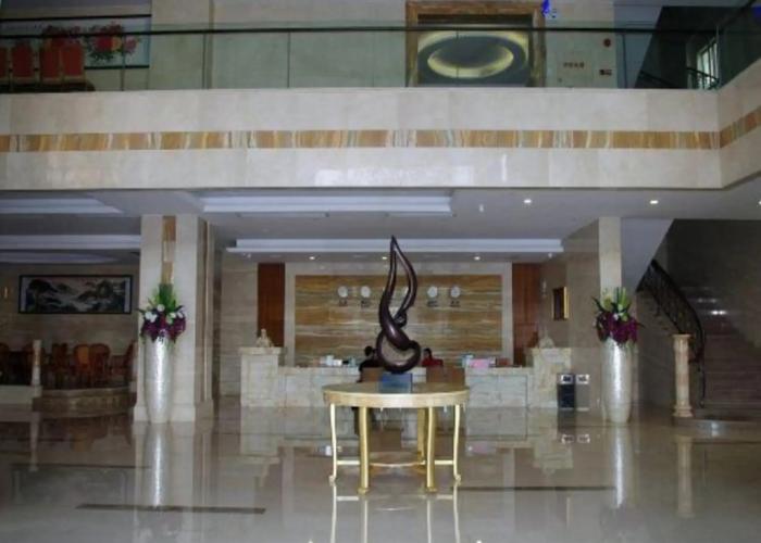 Yangjiang Yintai Hotel (Baili Plaza Branch)