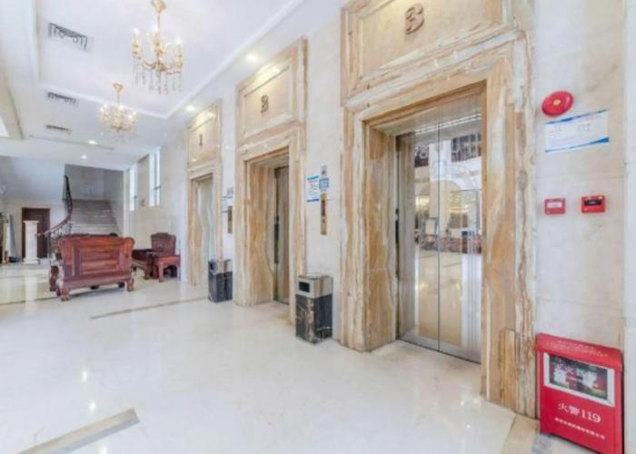 Yangjiang Yintai Hotel (Baili Plaza Branch)
