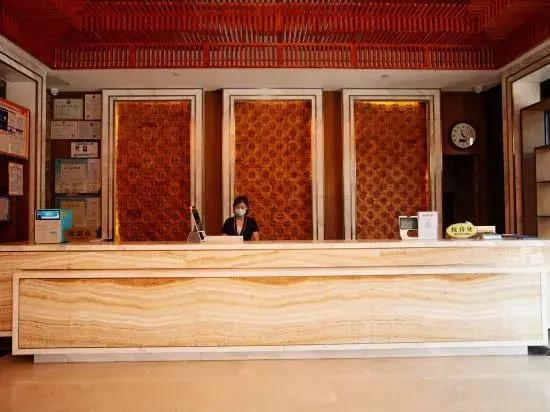 Karen Le Business Hotel