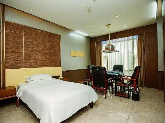 Karen Le Business Hotel