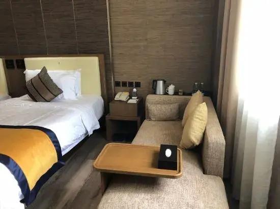 Karen Le Business Hotel