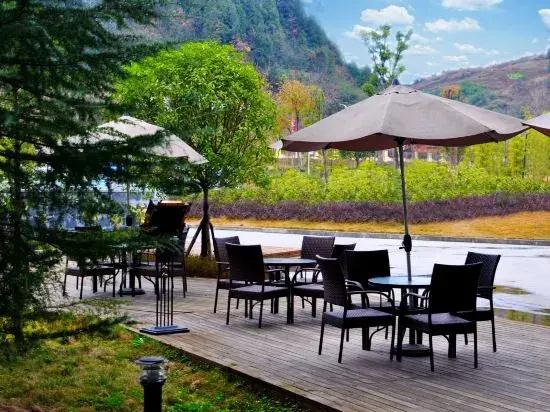 Rezen Hotel Daozhen River & Holiday