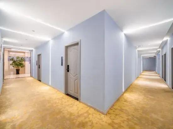 Bamboo Boat Light Luxury Hotel (Renmin Road, Huichuan District, Zunyi)