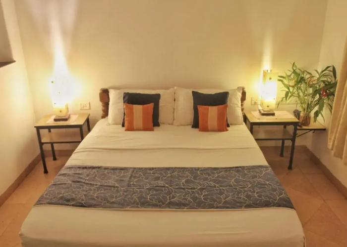 Granpa's Inn Hotel Bougainvillea