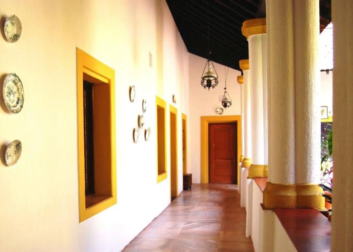 Granpa's Inn Hotel Bougainvillea