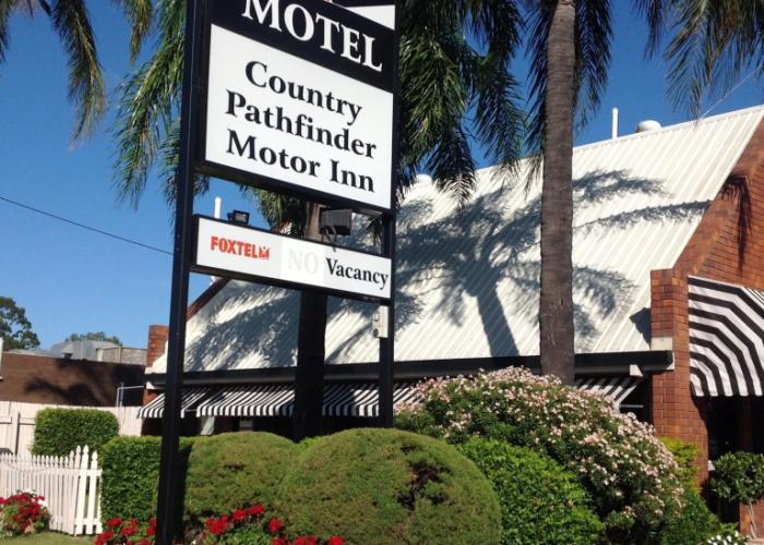 Country Pathfinder Motor Inn