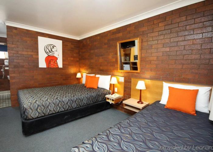 Country Pathfinder Motor Inn