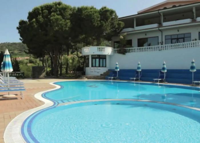 Villaggio Hotel Pineta Petto Bianco