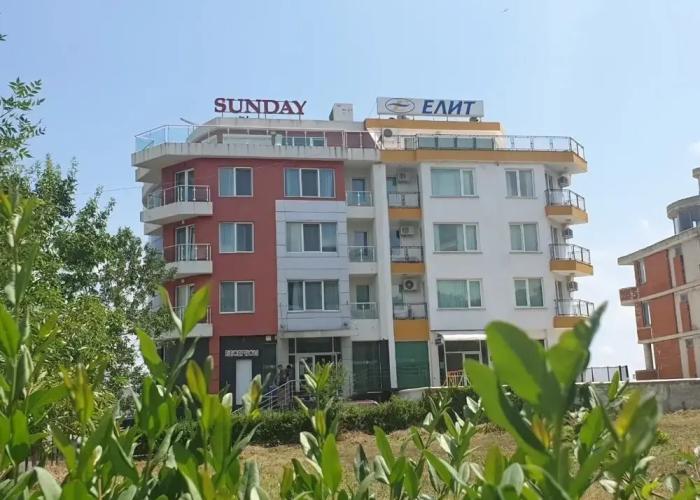 Family Hotel Sunday