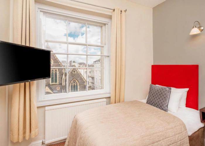 Clifton Hotel