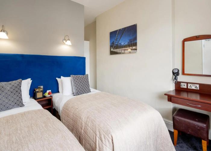 Clifton Hotel