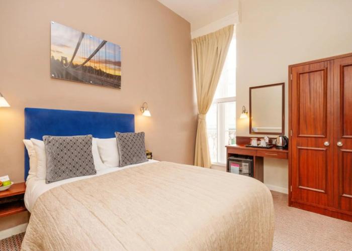 Clifton Hotel