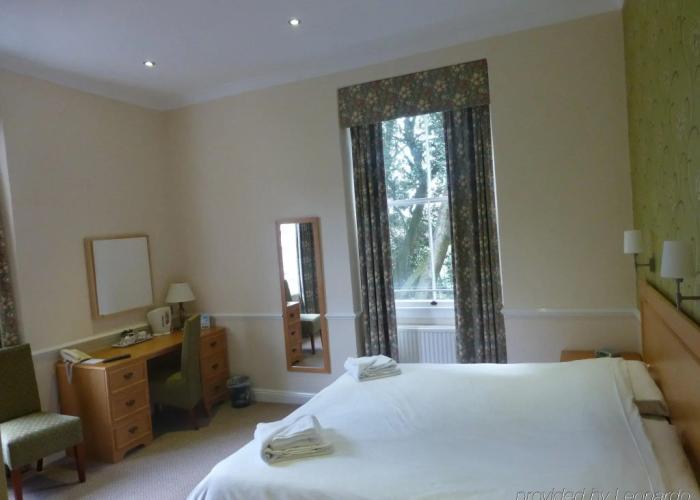 Victoria Square Hotel