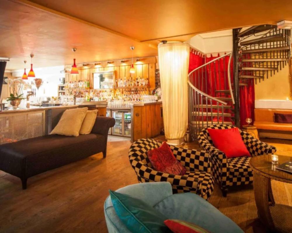 фото Berkeley Square Hotel