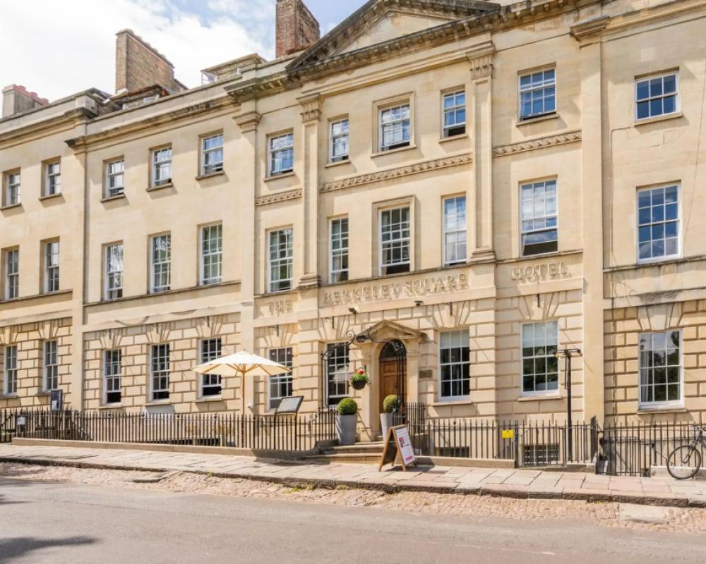 фото Berkeley Square Hotel