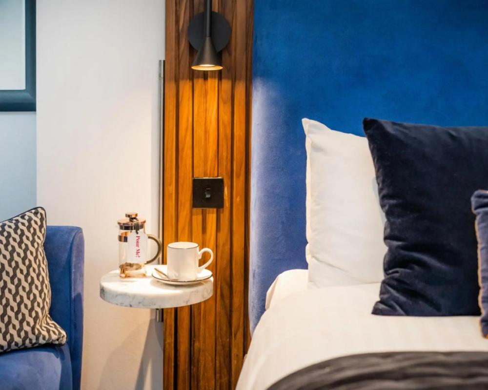 фото Berkeley Square Hotel