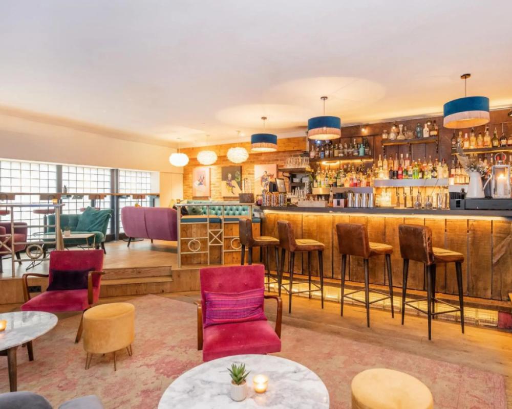фото Berkeley Square Hotel