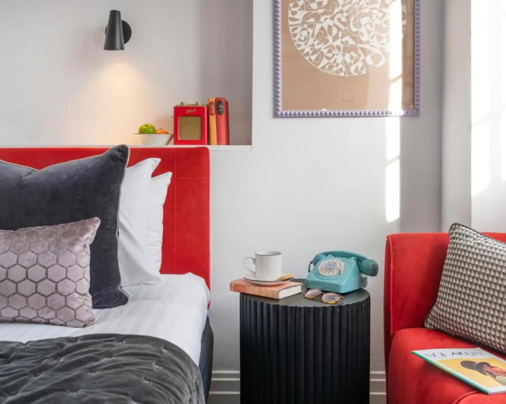 фото Berkeley Square Hotel