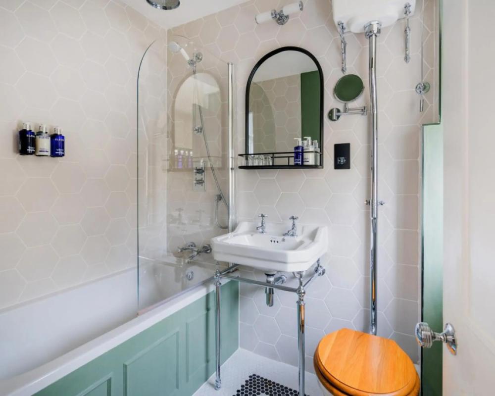 фото Berkeley Square Hotel