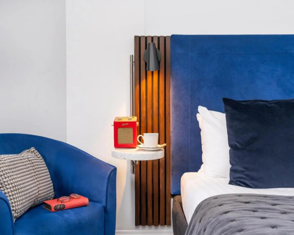 фото Berkeley Square Hotel