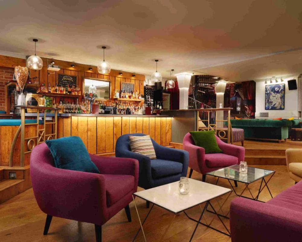фото Berkeley Square Hotel