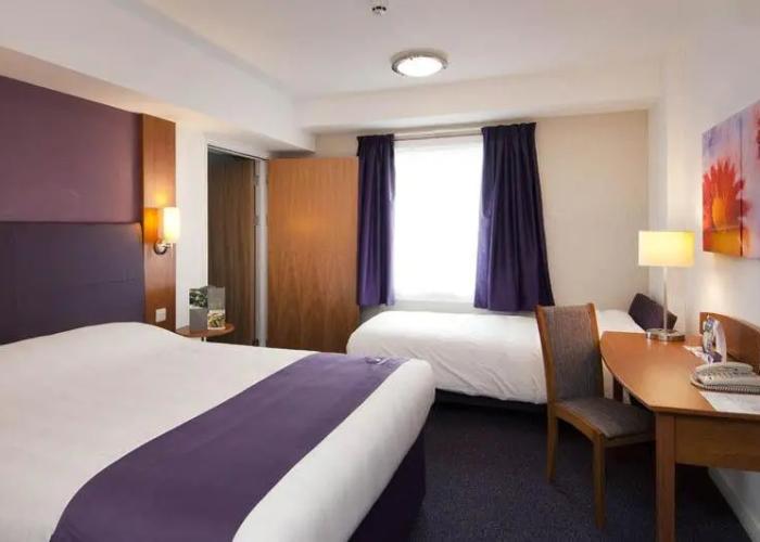 Premier Inn Bristol South