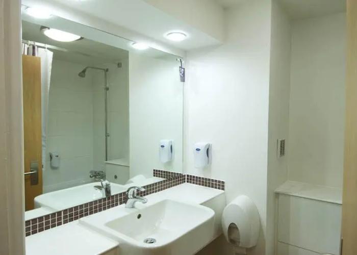 Premier Inn Bristol South