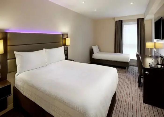 Premier Inn Bristol East (Emersons Green)