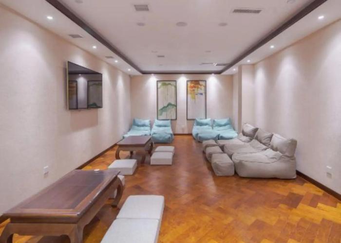 Huamei Party's Conflux Hotel