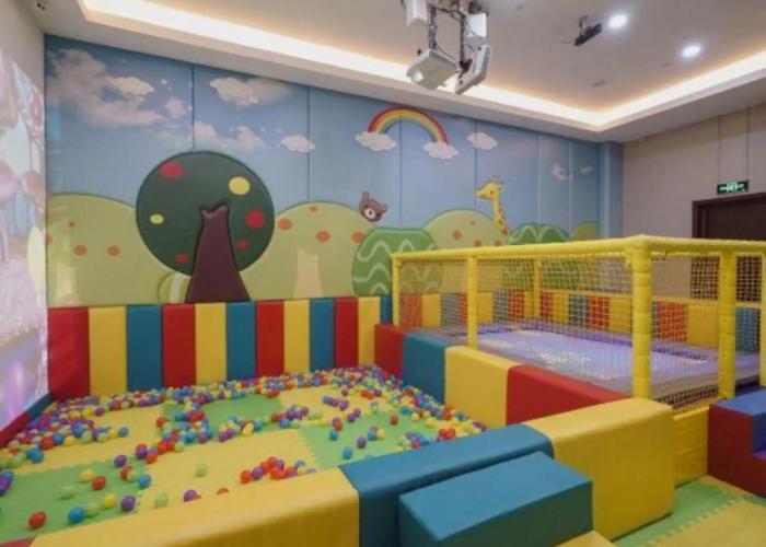 Huamei Party's Conflux Hotel