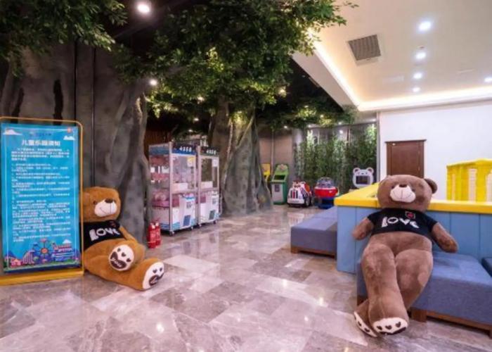 Huamei Party's Conflux Hotel
