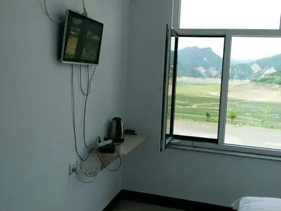 Kuandian Wangjiang Inn