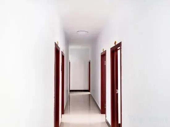 Kuandian Wangjiang Inn