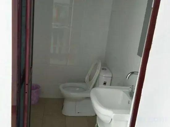 Kuandian Wangjiang Inn